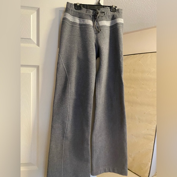 Lululemon thick grey sweatpants - Picture 3 of 3
